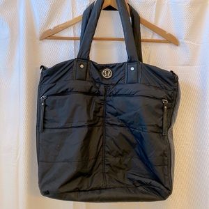 Lululemon Fast in Flight black bag.
